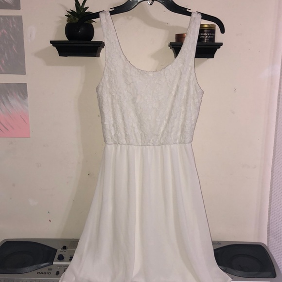 Dresses & Skirts - White dress